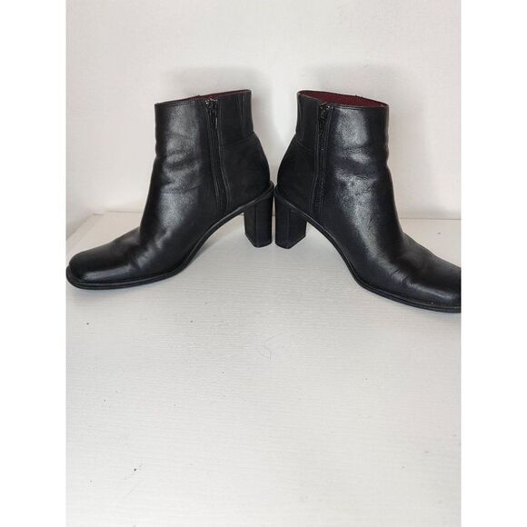 Naturalizer Black Heeled Ankle Boots Size 7M - Picture 5 of 10